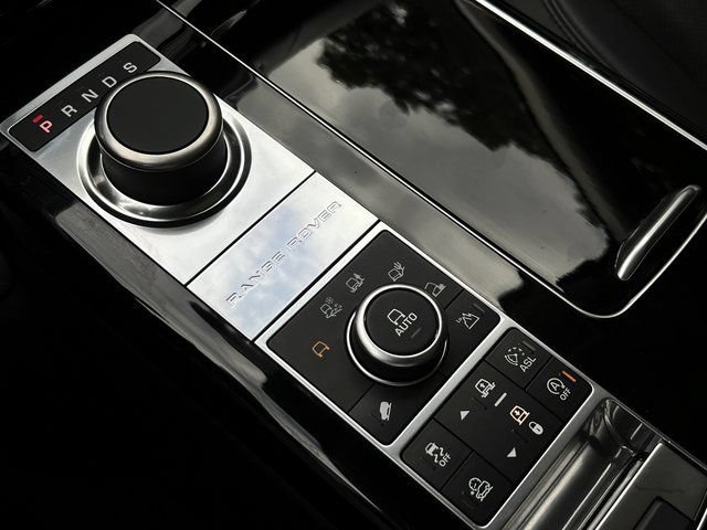 Used 2016 Land Rover Range Rover Supercharged AWD/4WD image 33