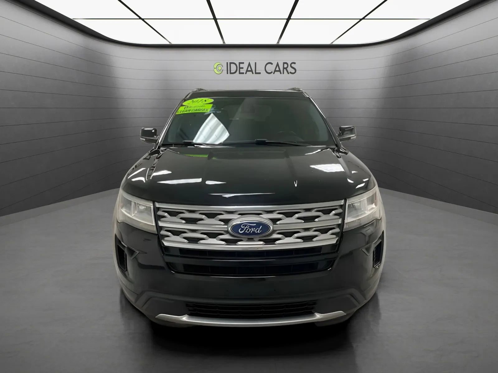 Used 2018 Ford Explorer XLT w/ Equipment Group 201A FWD image 2