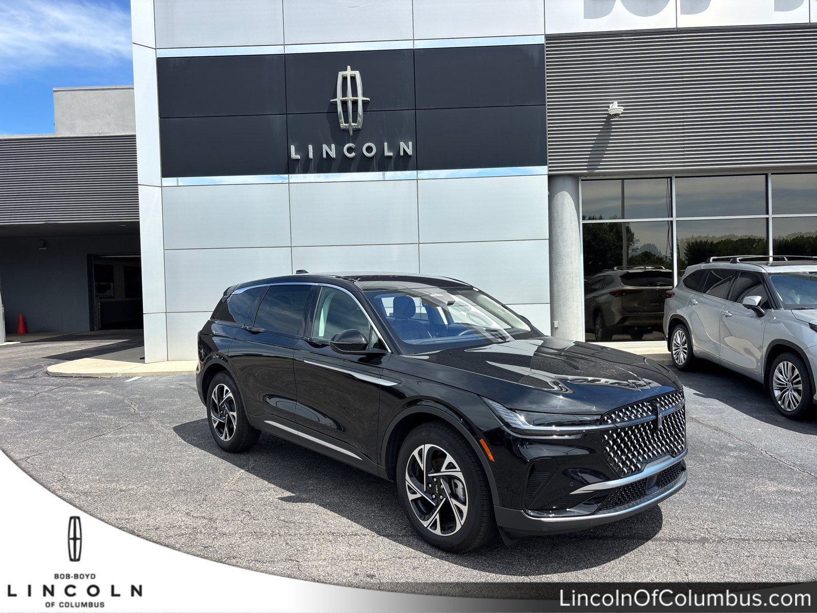 New 2026 Lincoln Nautilus Premier AWD/4WD image 1