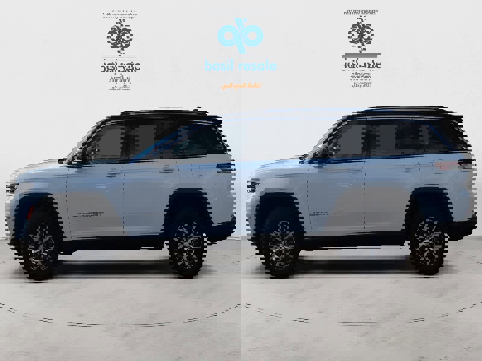 Used 2024 Jeep Grand Cherokee L Laredo w/ Luxury Tech Group I image 4