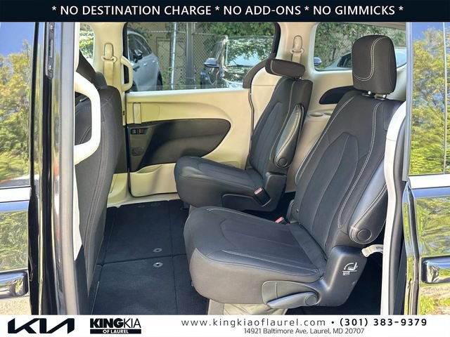 Used 2023 Chrysler Voyager LX FWD image 22