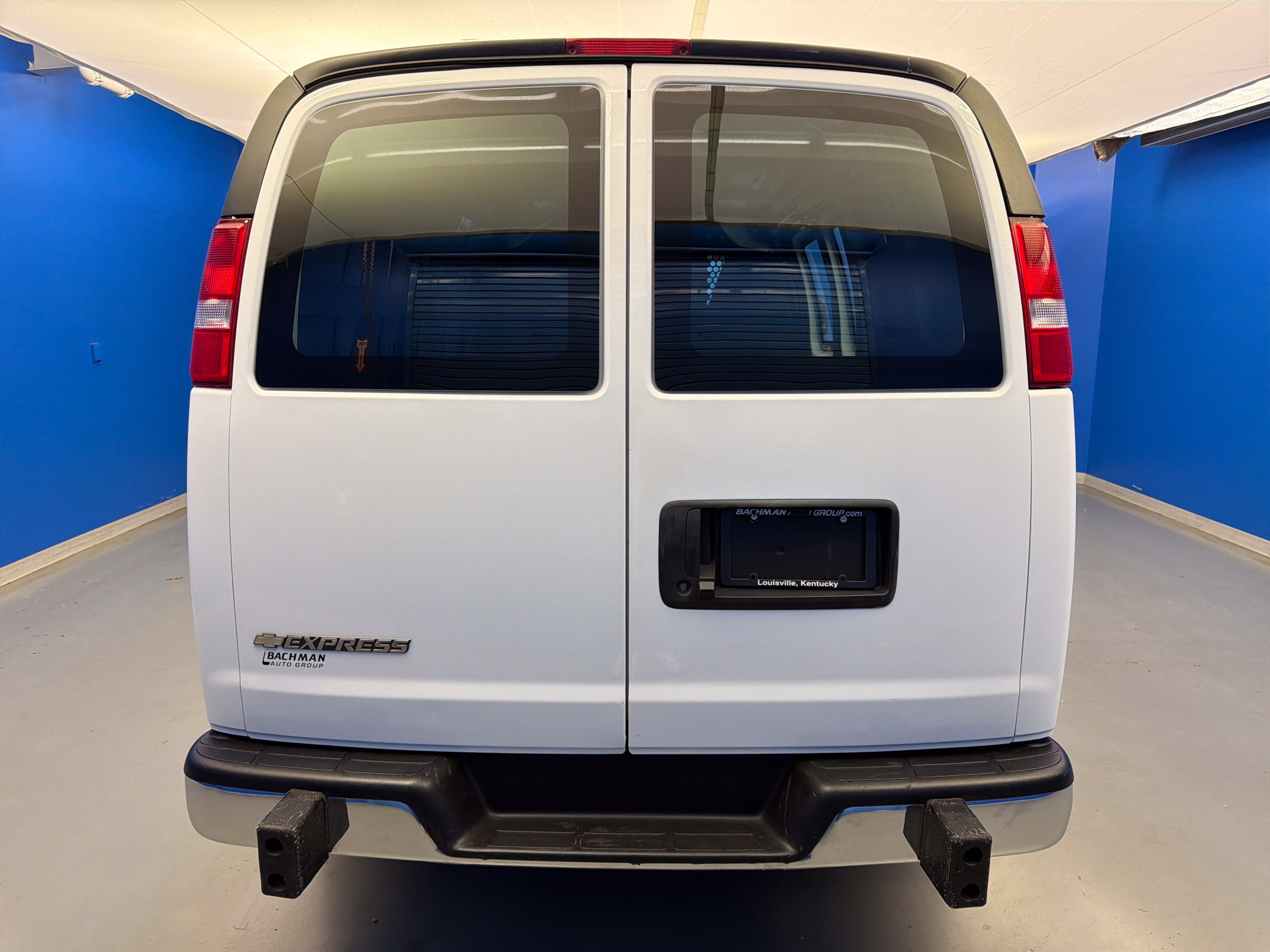 Used 2024 Chevrolet Express 2500 w/ Driver Convenience Package RWD image 6