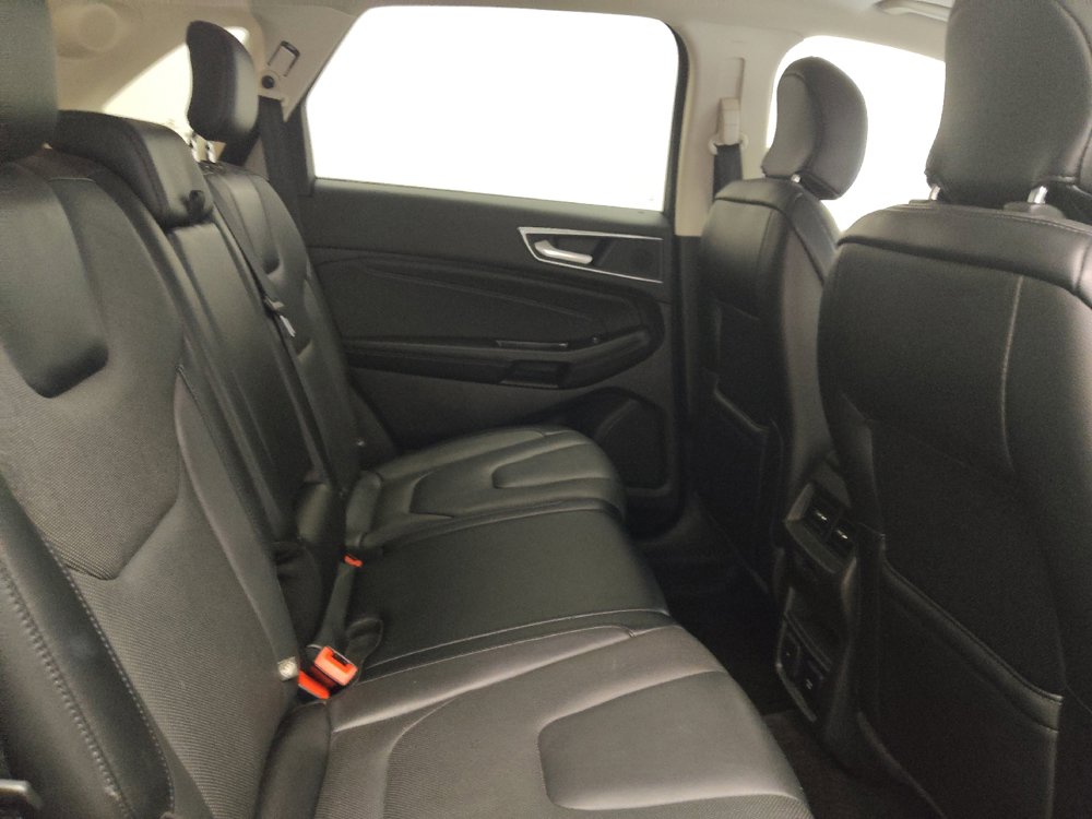 Used 2018 Ford Edge Titanium w/ Equipment Group 301A AWD/4WD image 19