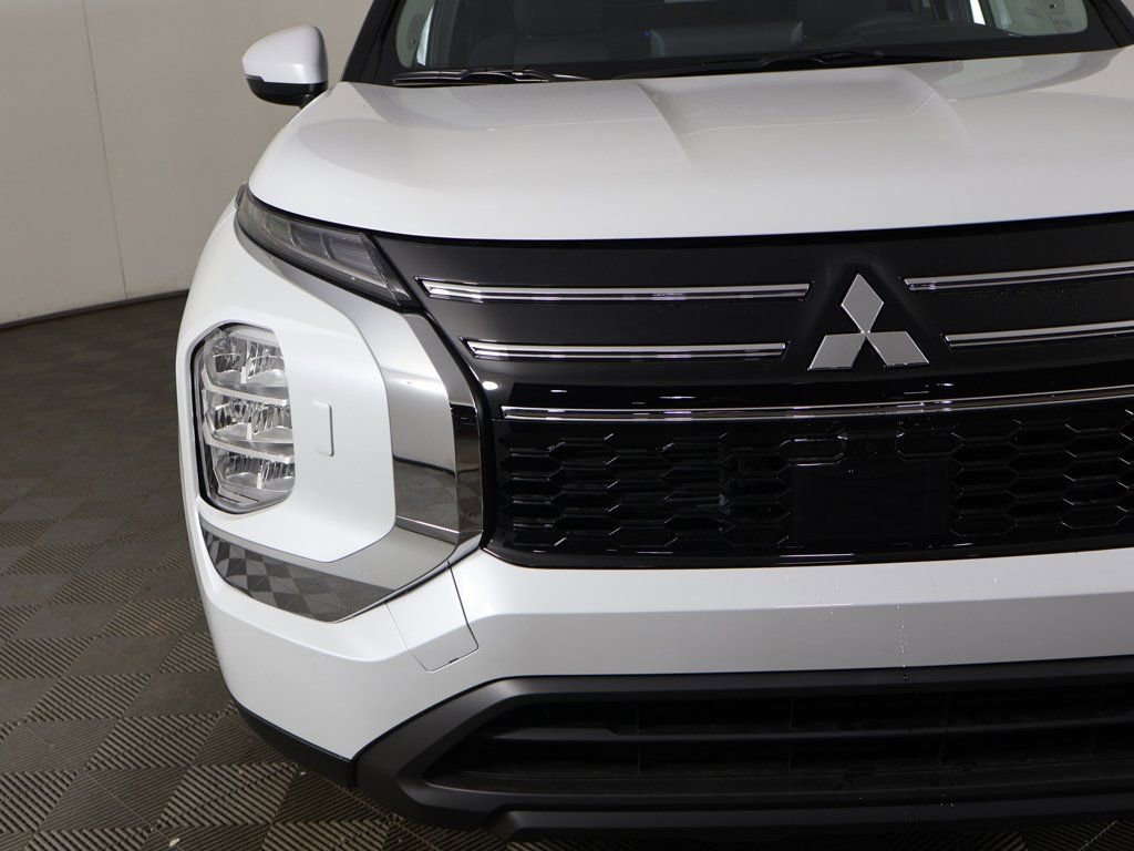 New 2026 Mitsubishi Outlander ES AWD/4WD image 13