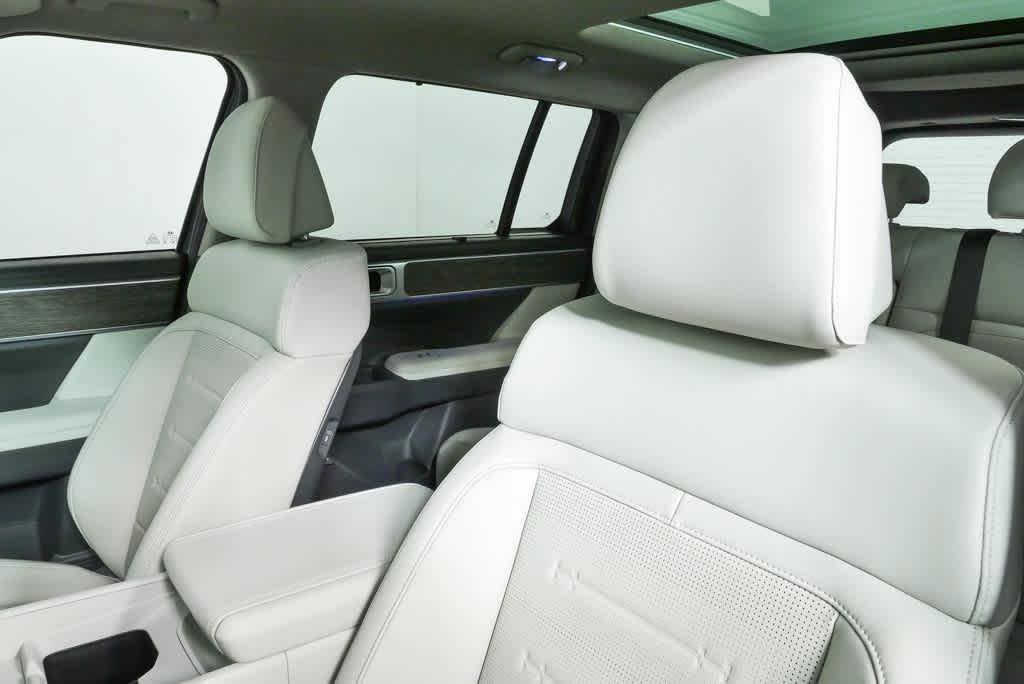 New 2026 Hyundai Santa Fe Limited FWD image 15
