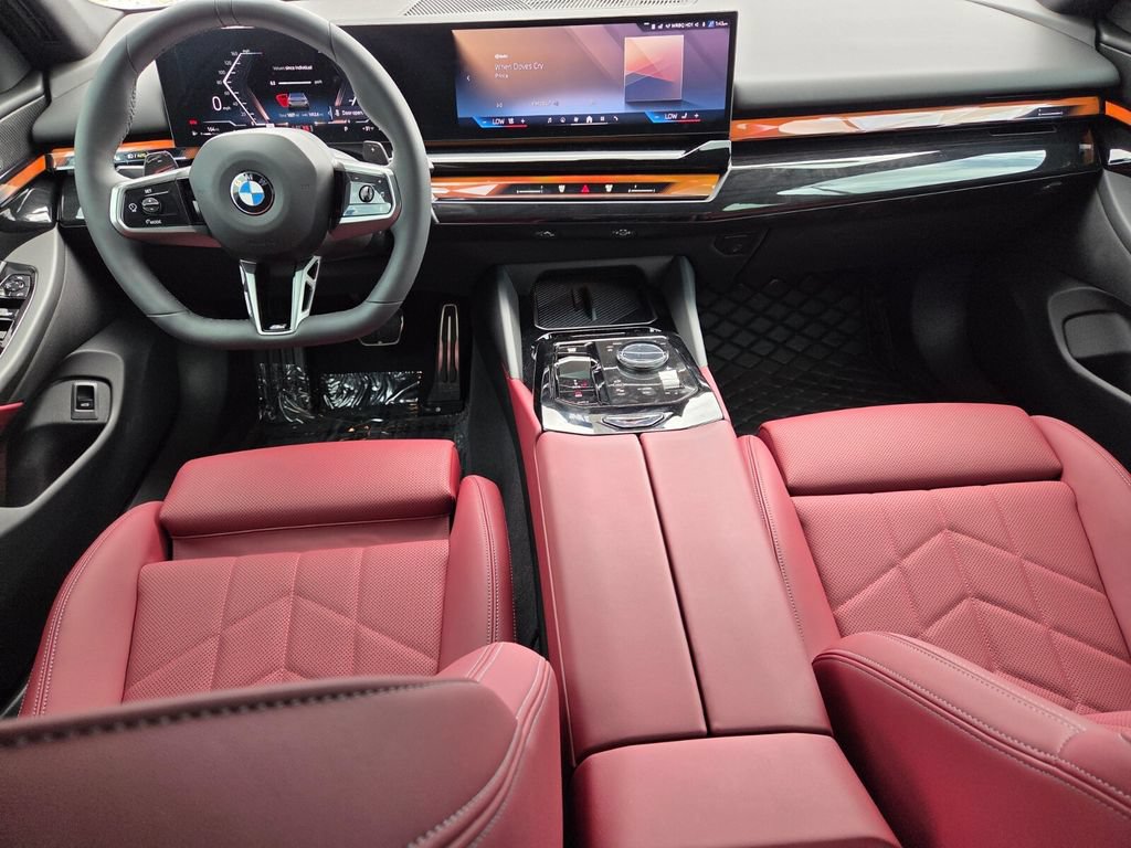 Used 2027 BMW 530i w/ M Sport Package RWD image 9