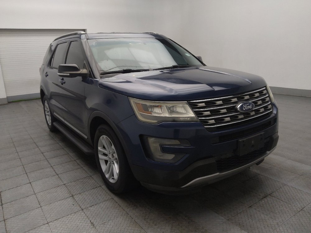 Used 2017 Ford Explorer XLT w/ Equipment Group 201A FWD image 13