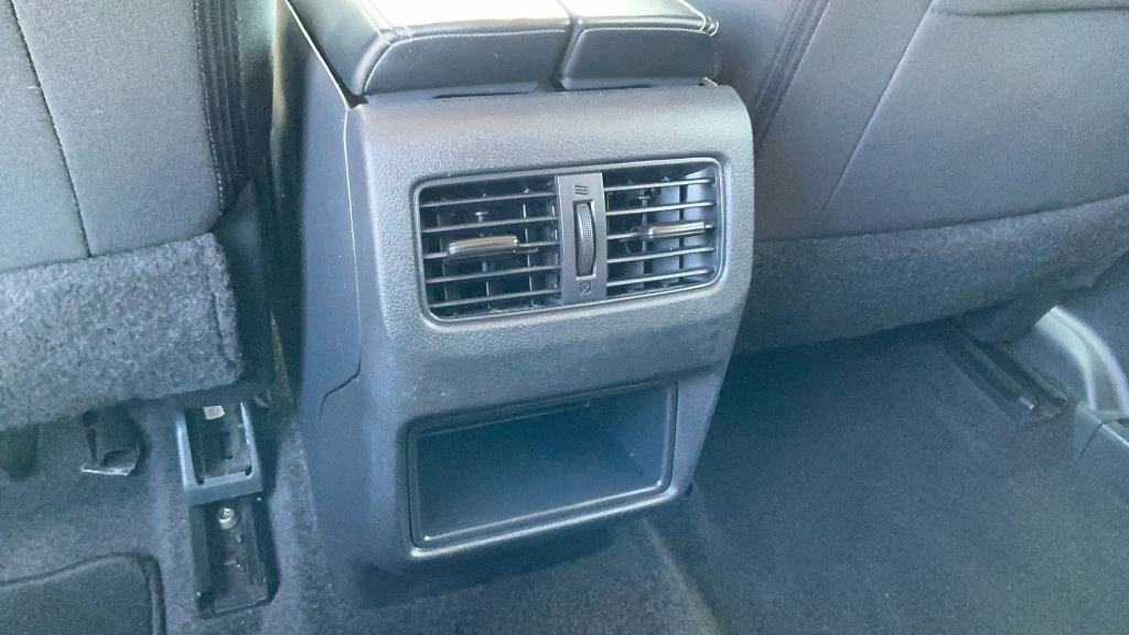 Used 2024 Nissan Rogue S FWD image 10
