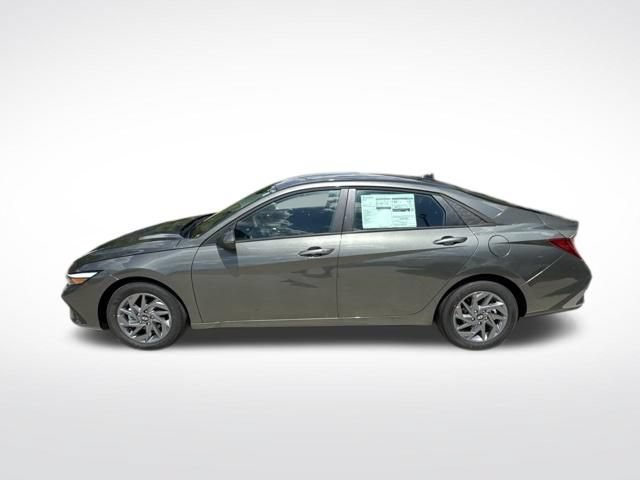 New 2026 Hyundai Elantra Hybrid FWD image 6