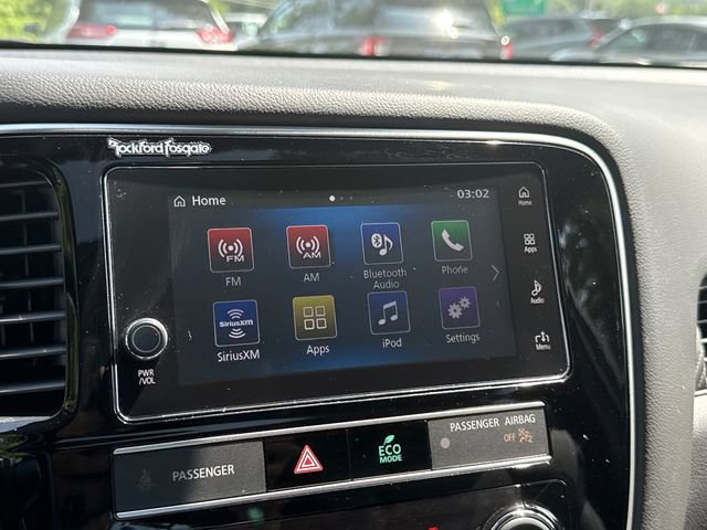 Used 2019 Mitsubishi Outlander 4WD Plug-In Hybrid image 14