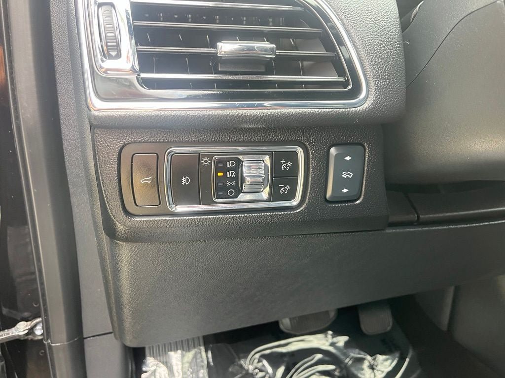 Certified 2024 Lincoln Navigator L Reserve AWD/4WD image 42