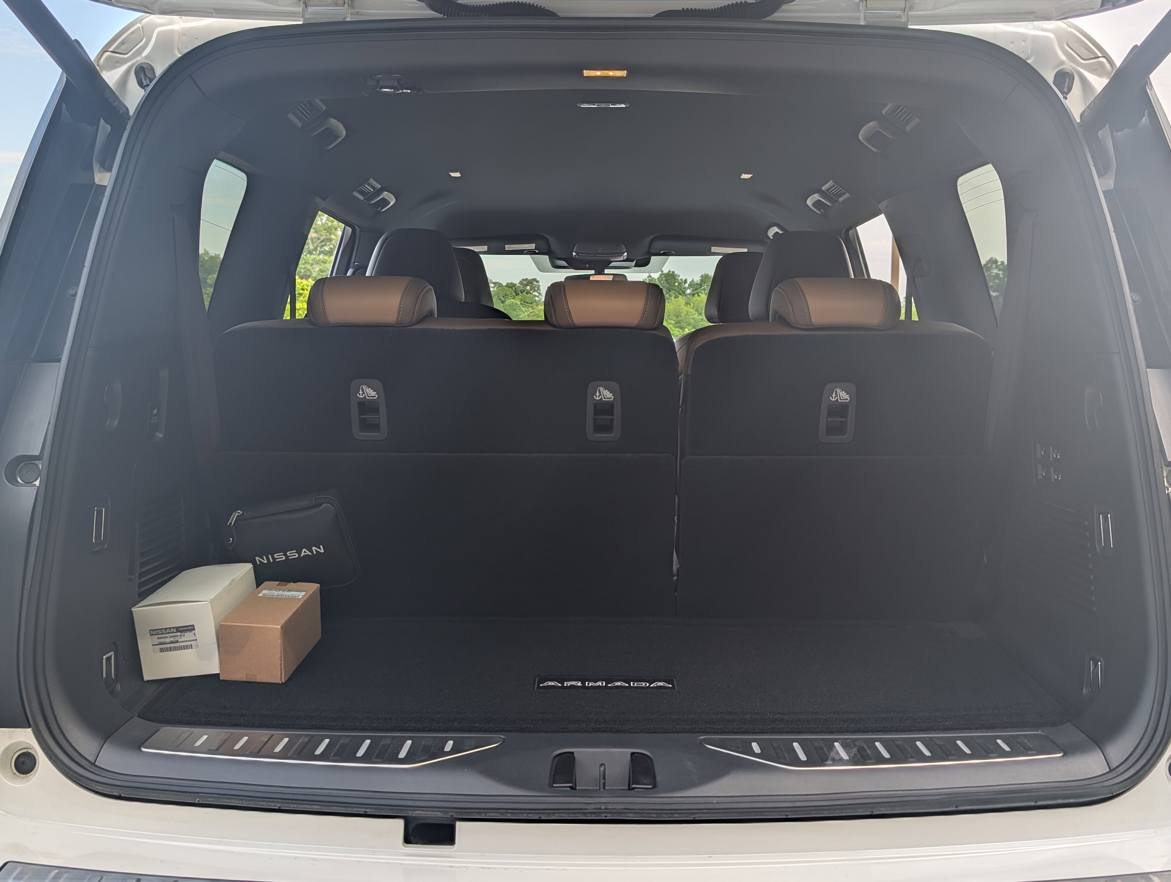 Used 2025 Nissan Armada SL w/ Captain's Chari Seat Package AWD/4WD image 18