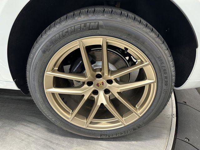 New 2025 Porsche Macan AWD/4WD image 12