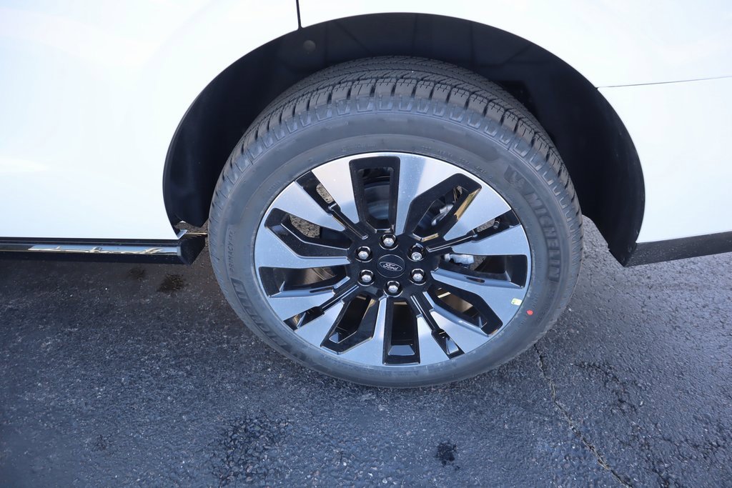 New 2025 Ford Expedition Platinum w/ Driver's Package image 21