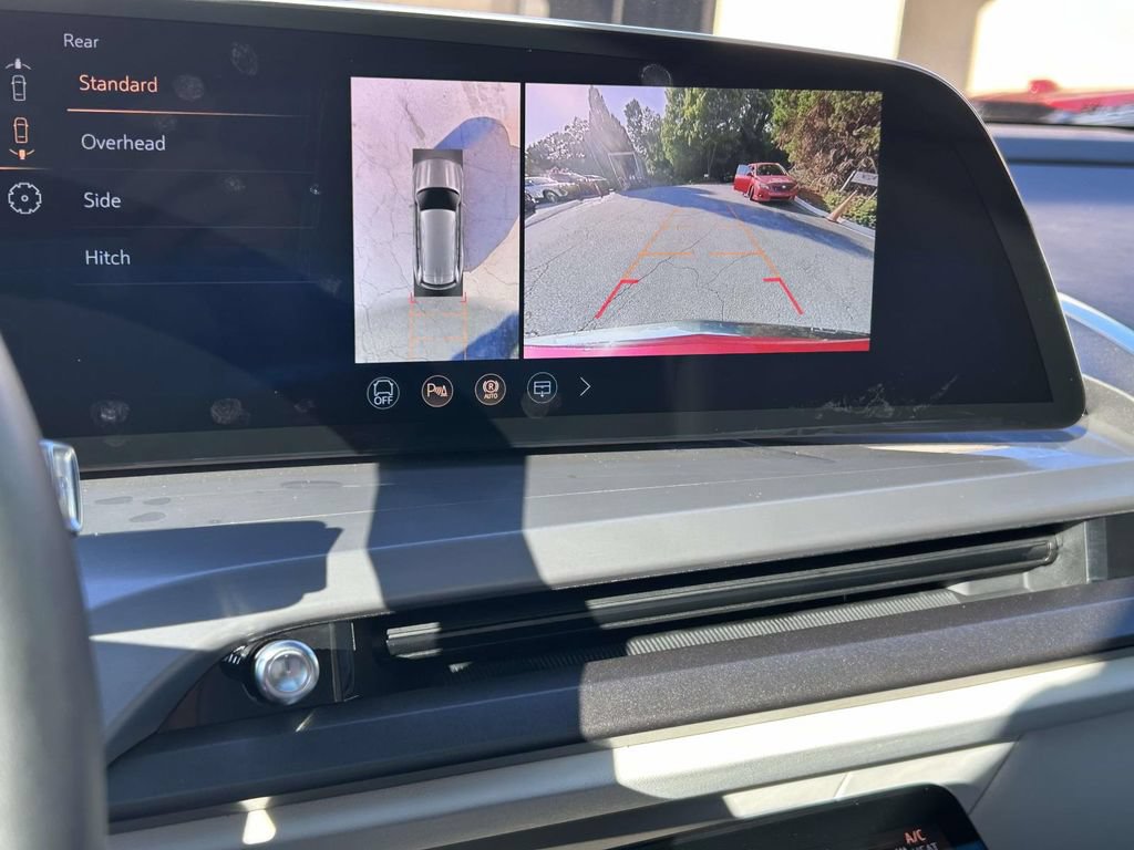 New 2026 Cadillac Vistiq Luxury AWD/4WD image 29