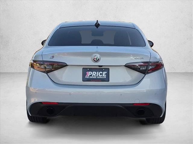 Used 2025 Alfa Romeo Giulia w/ Veloce Package Rwd image 7