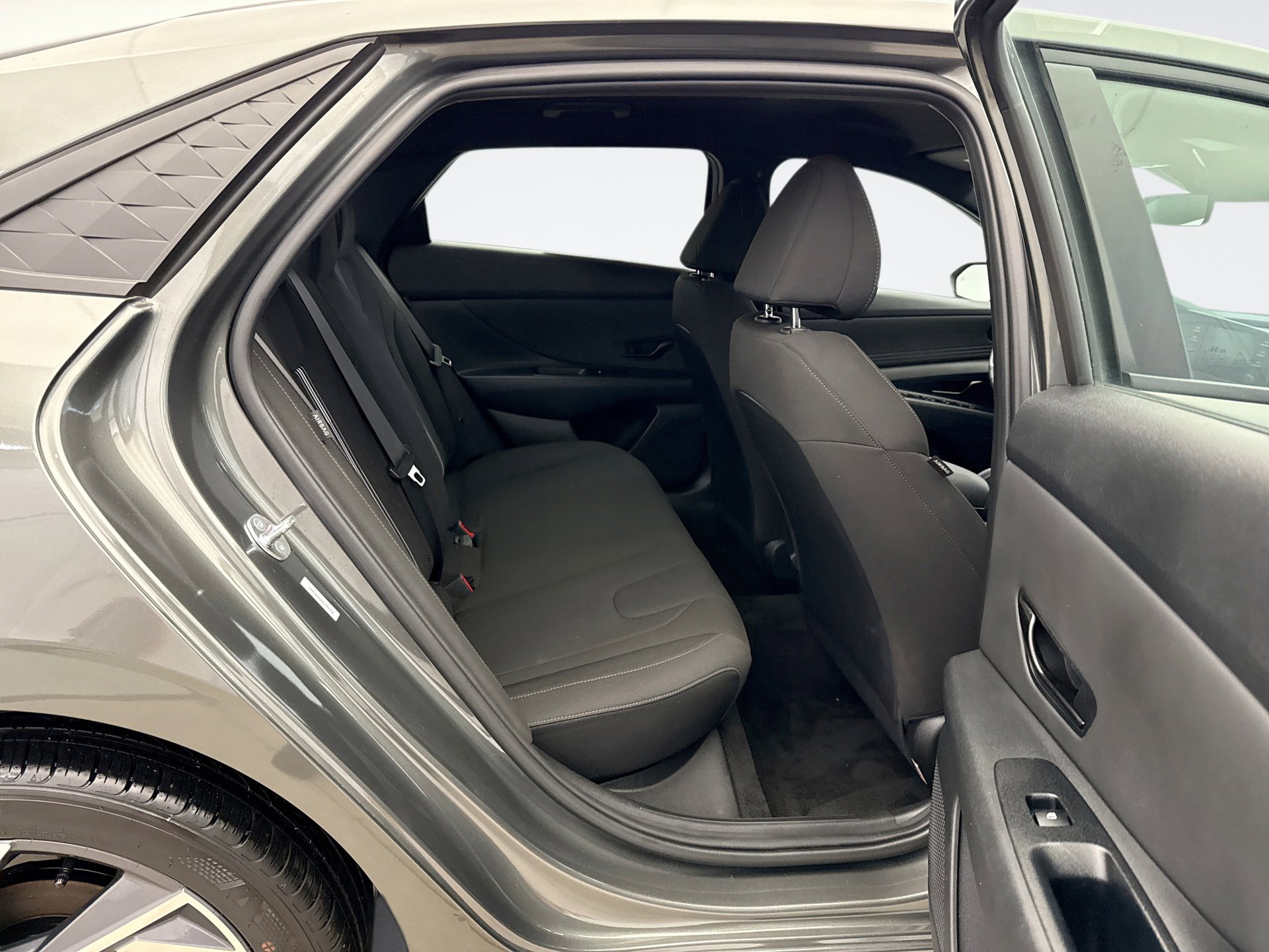 Used 2025 Hyundai Elantra Sport image 17