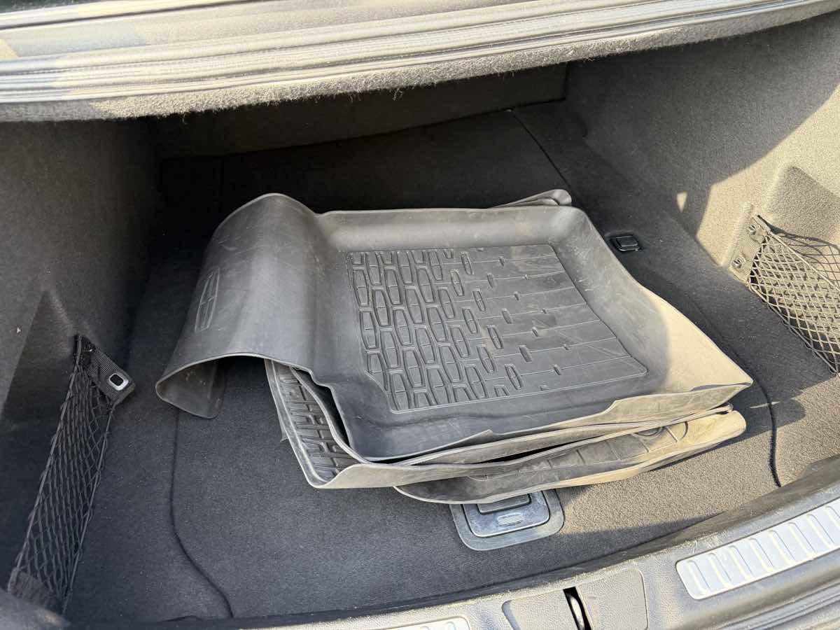 Used 2017 Lincoln Continental Reserve image 16