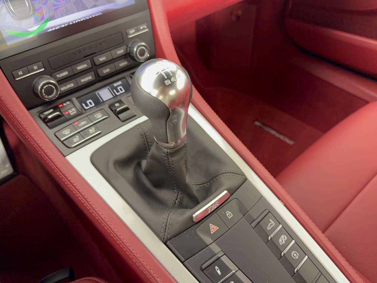 Certified 2025 Porsche 718 Cayman S RWD image 21