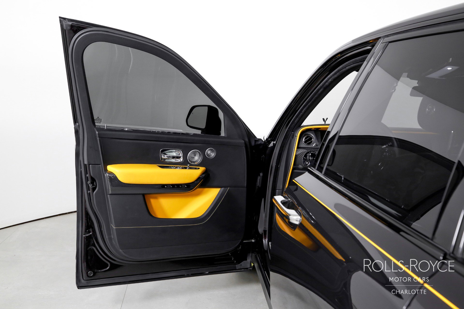 Certified 2023 Rolls-Royce Cullinan Black Badge w/ Driver's Package image 11