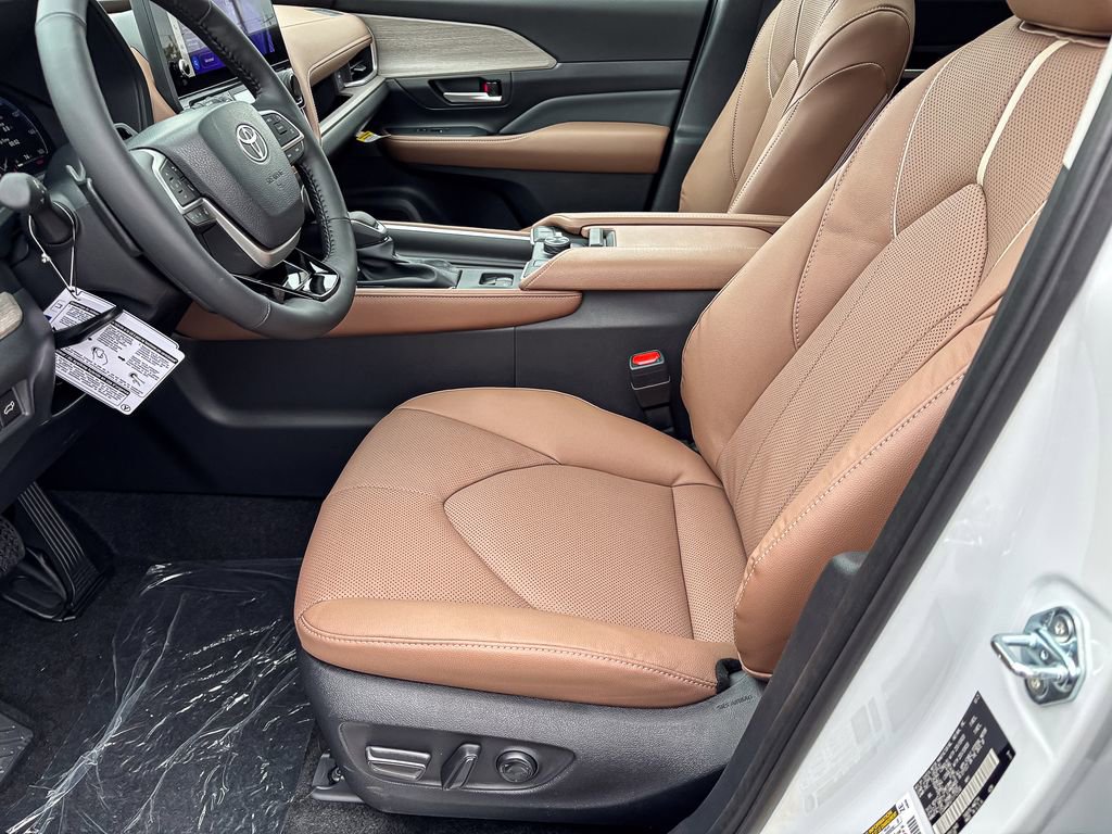 New 2026 Toyota Grand Highlander Platinum image 14