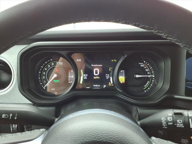 Used 2025 Jeep Wrangler Unlimited Sahara w/ Safety Group AWD/4WD image 16