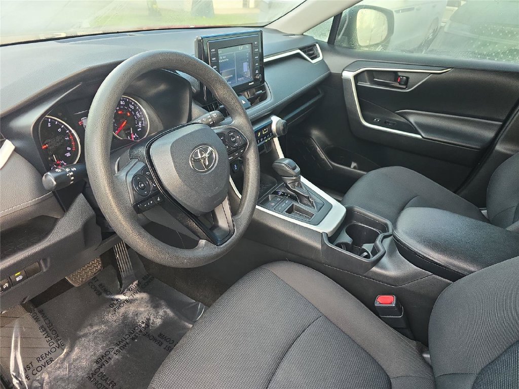 Used 2020 Toyota RAV4 LE FWD image 15
