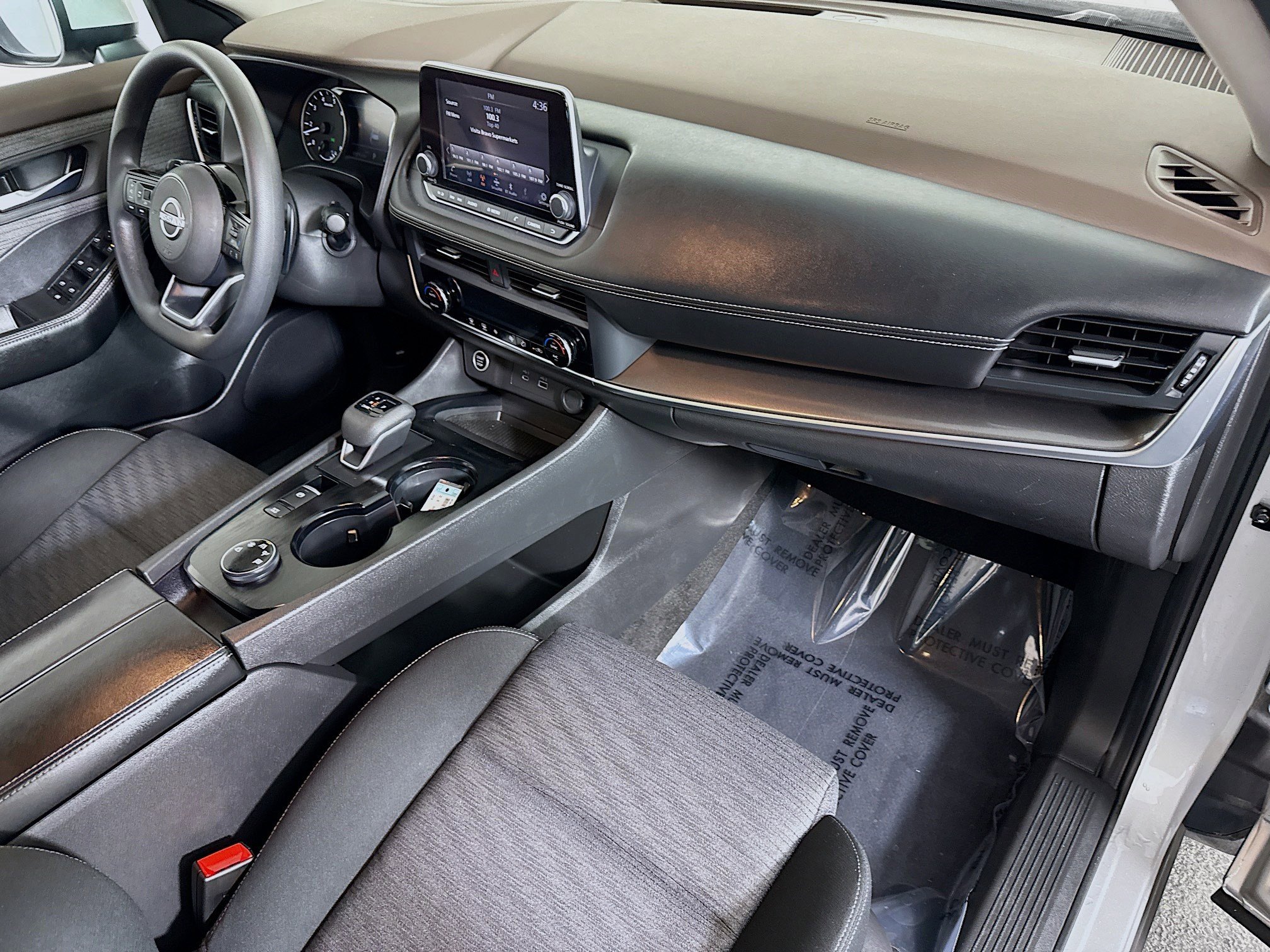 Used 2023 Nissan Rogue SV image 30