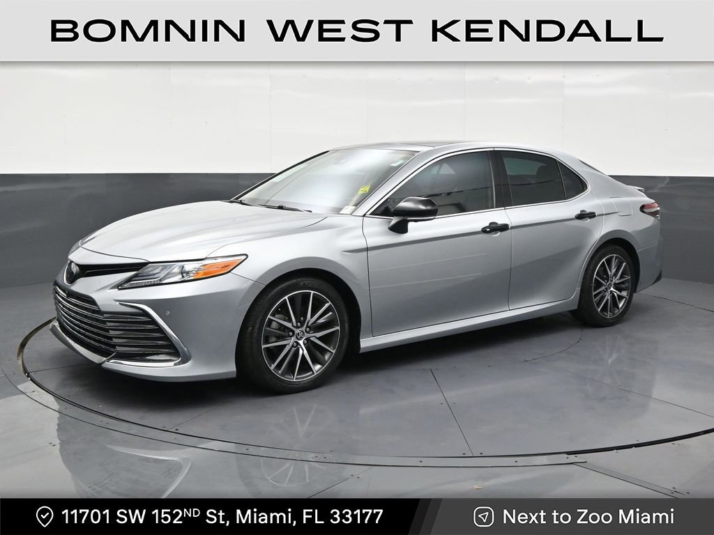 Used 2022 Toyota Camry XLE w/ Navigation Package image 1