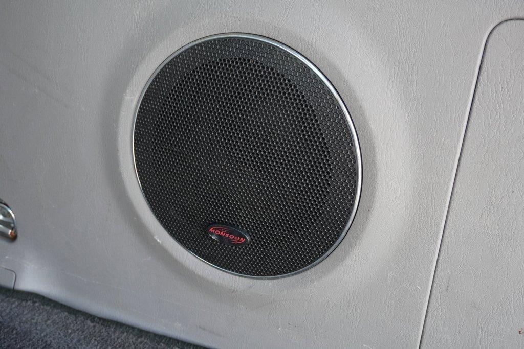 Used 2008 Pontiac Vibe w/ Preferred Package image 9