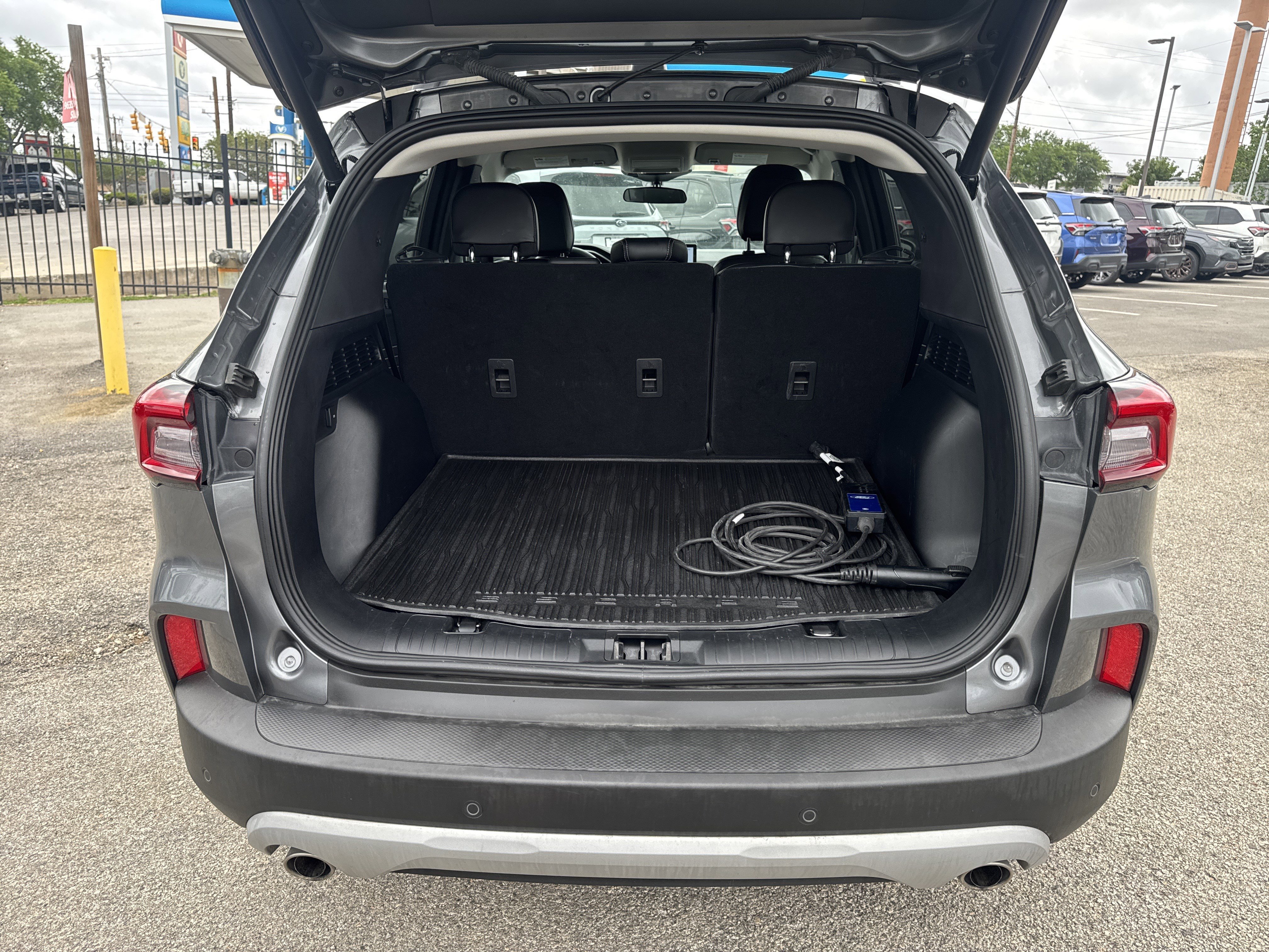 Used 2023 Ford Escape SE image 27