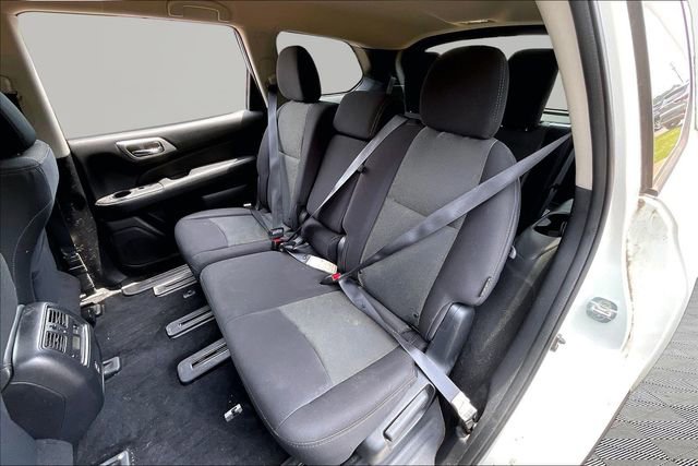 Used 2018 Nissan Pathfinder S FWD image 16