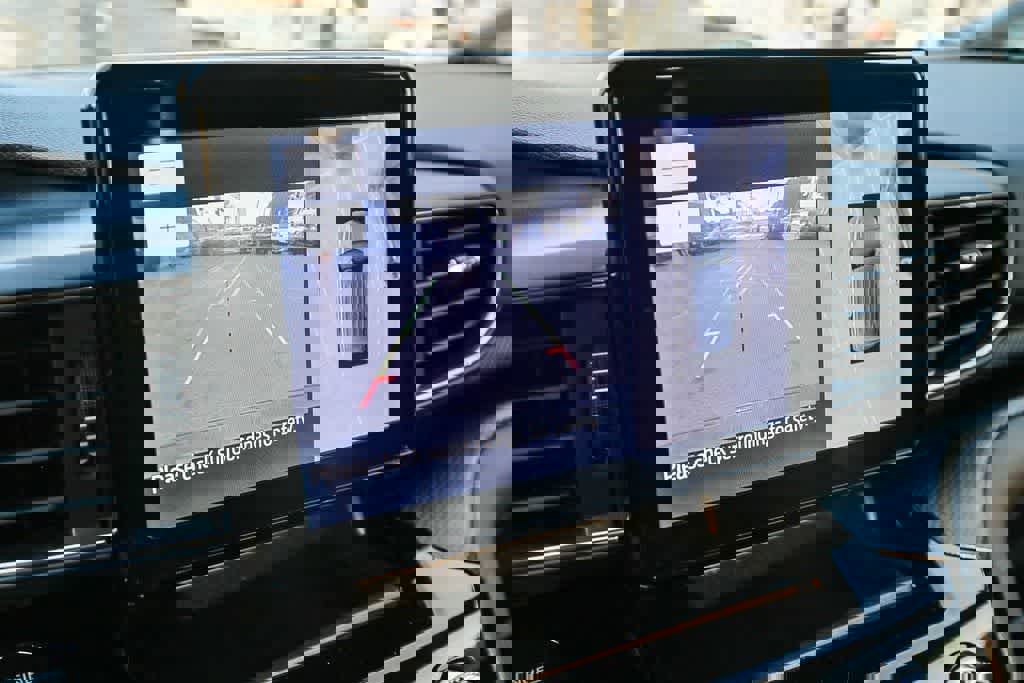 New 2023 Ford Explorer ST-Line w/ Class IV Trailer Tow Package image 24