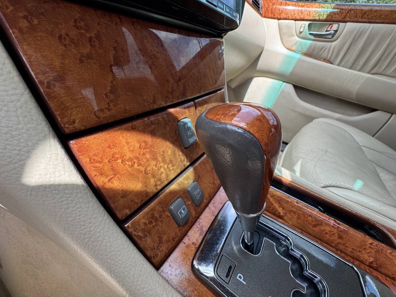Used 2004 Lexus LS 430 RWD image 24