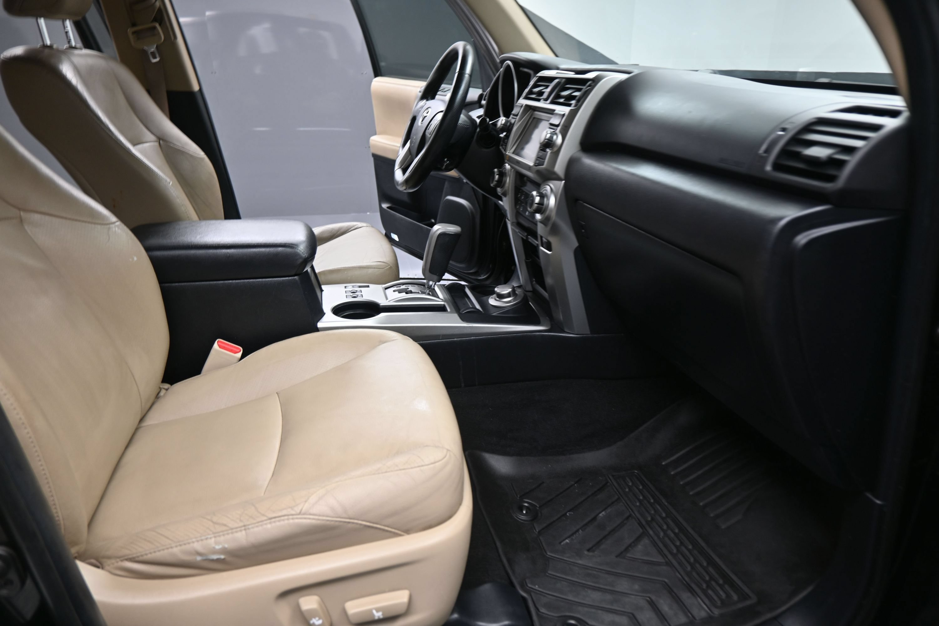 Used 2012 Toyota 4Runner Limited AWD/4WD image 18