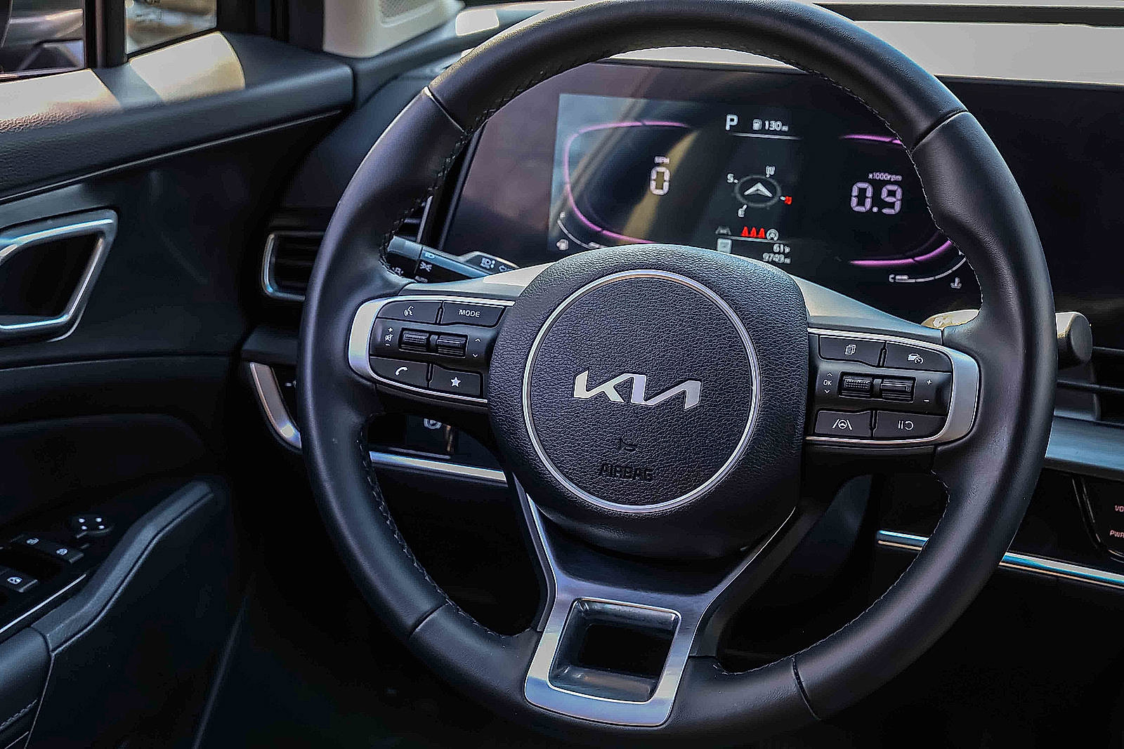 Certified 2024 Kia Sportage EX image 9