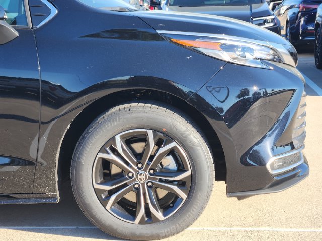 New 2026 Toyota Sienna Platinum AWD/4WD image 6