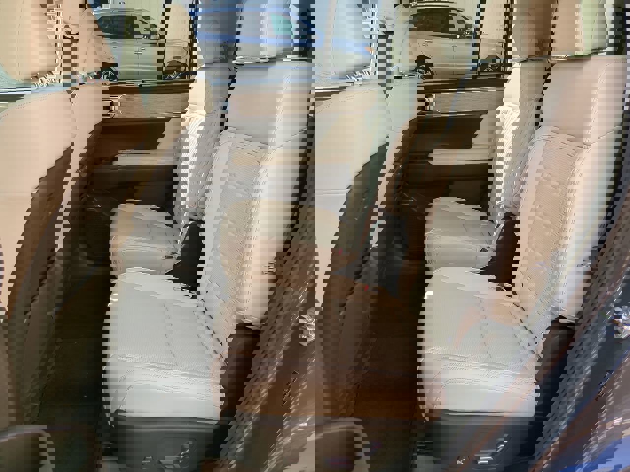 Used 2024 Hyundai Santa Fe Calligraphy image 13