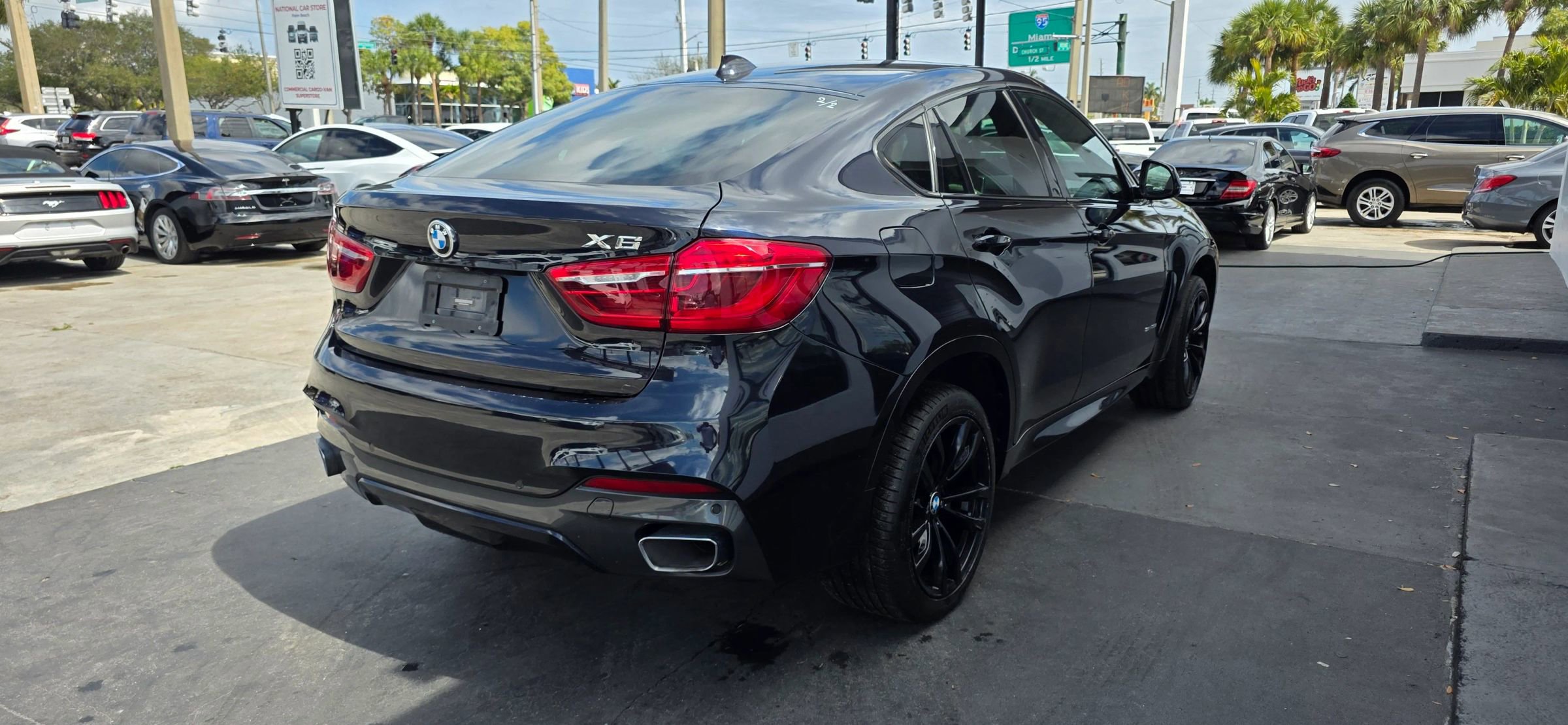 Used 2018 BMW X6 sDrive35i RWD image 4