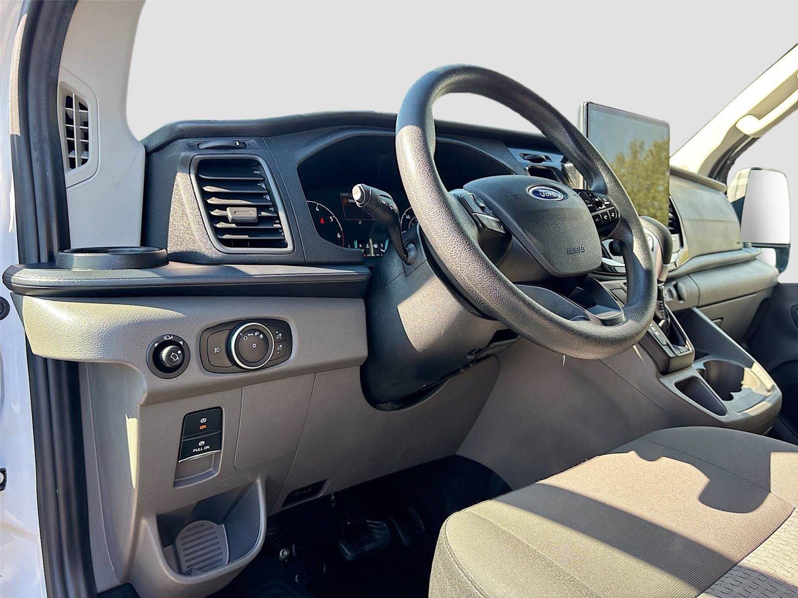 Used 2024 Ford Transit 350 XLT image 9