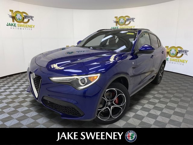 Used 2023 Alfa Romeo Stelvio Ti AWD/4WD image 4