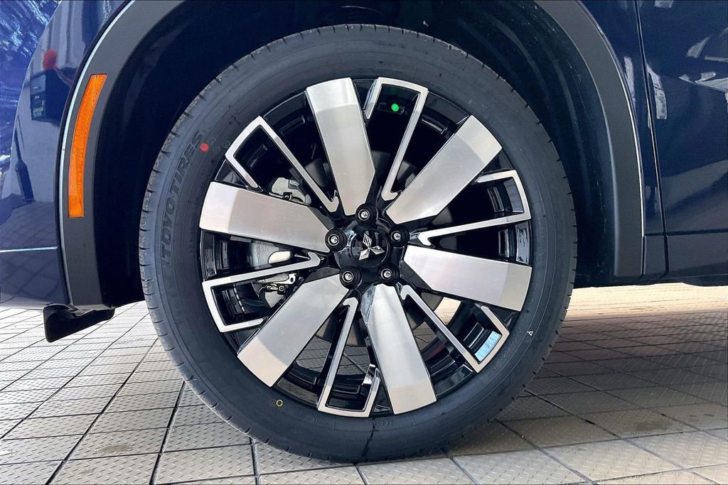 New 2026 Mitsubishi Outlander SEL image 12
