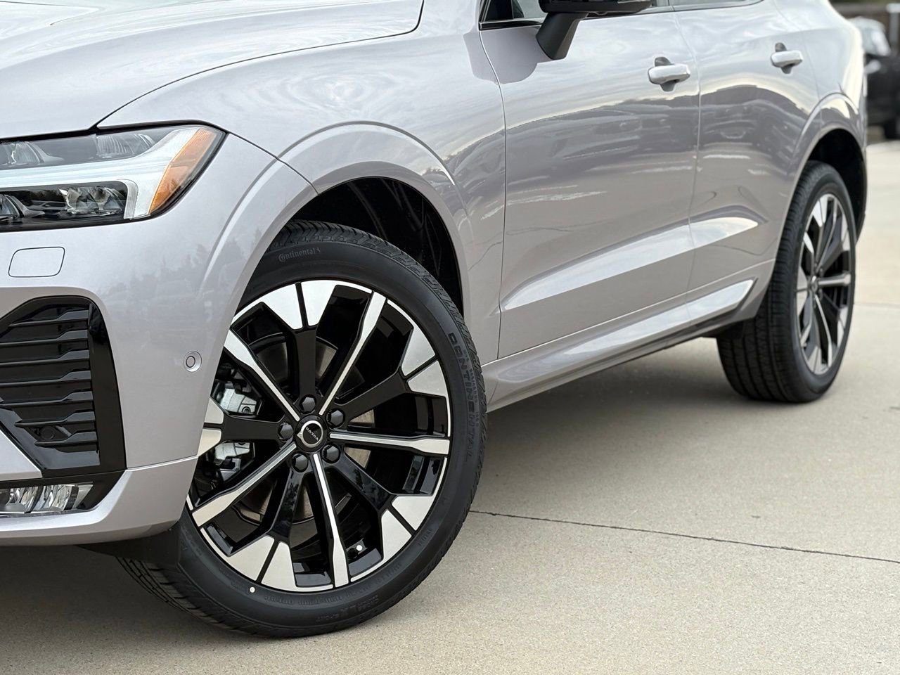 New 2026 Volvo XC60 B5 Plus w/ Protection Package Premier image 9
