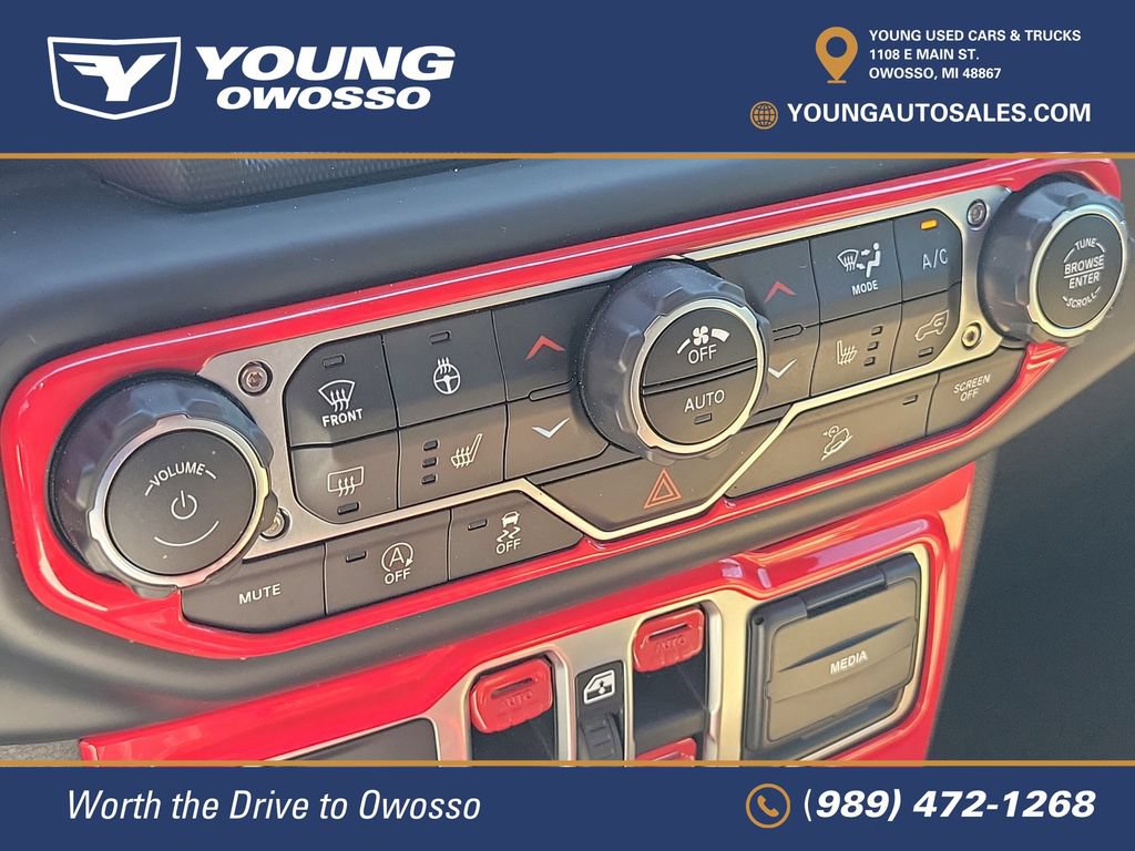 Used 2018 Jeep Wrangler Unlimited Rubicon w/ Dual Top Group AWD/4WD image 18