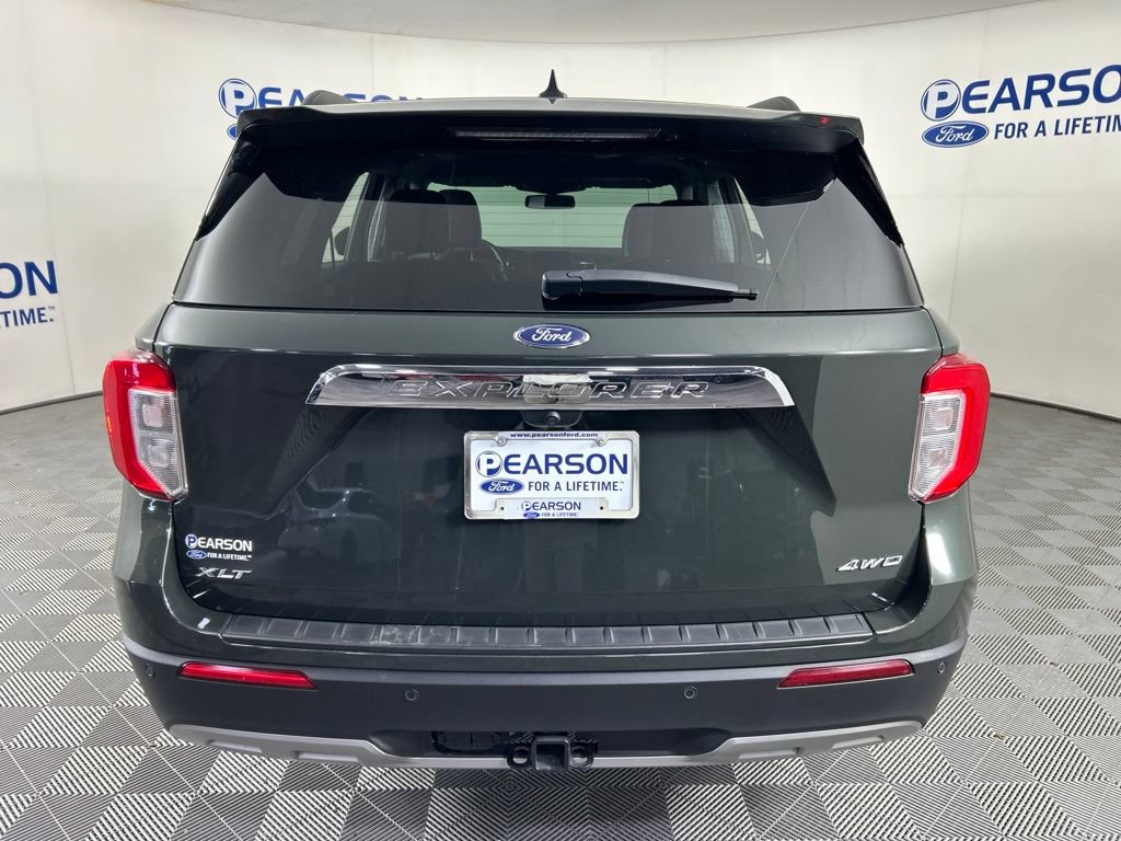 Used 2024 Ford Explorer XLT w/ Equipment Group 202A AWD/4WD image 6