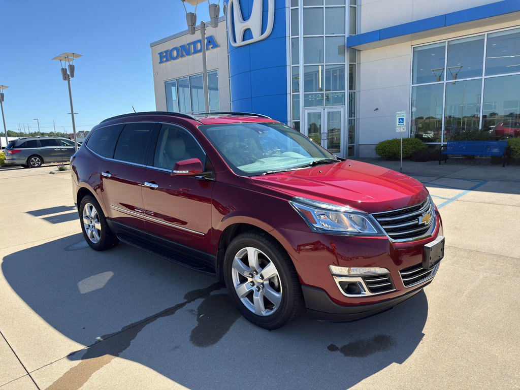 Used 2016 Chevrolet Traverse LTZ FWD image 3
