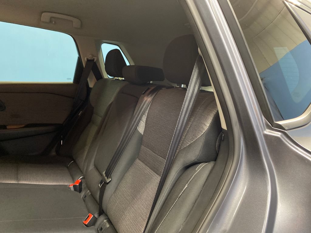 Used 2023 Nissan Rogue SV AWD/4WD image 25