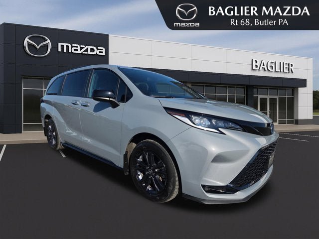 Used 2025 Toyota Sienna AWD image 1
