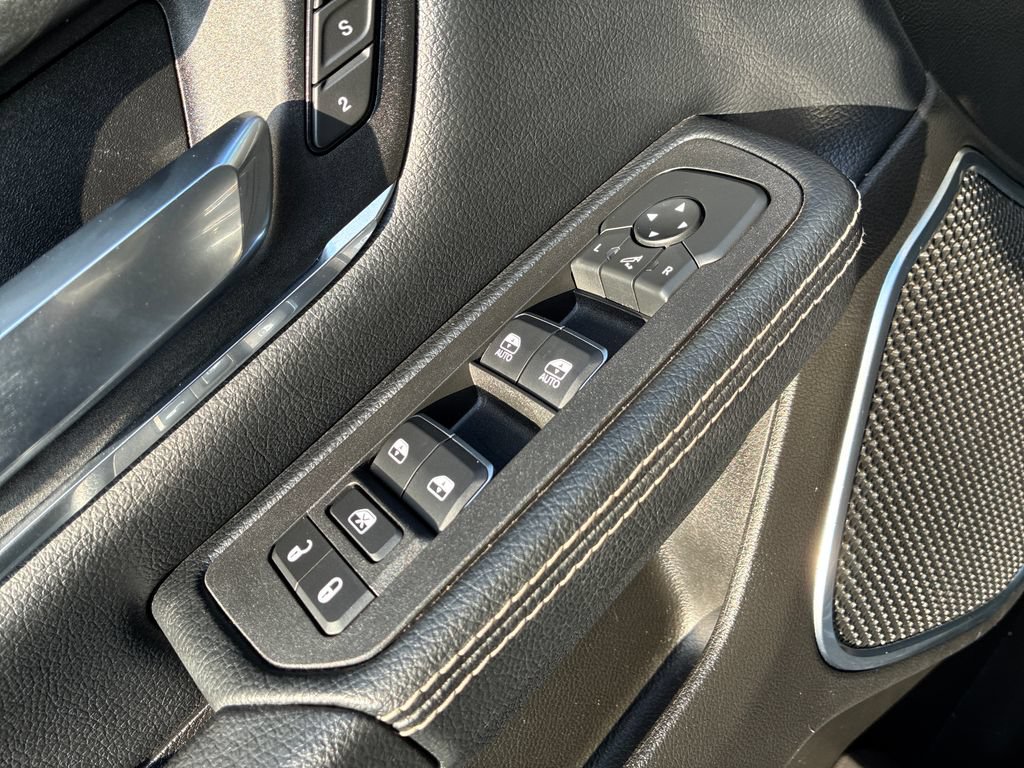 Used 2026 RAM 1500 Laramie AWD/4WD image 11
