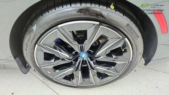 Used 2023 BMW i7 xDrive60 AWD/4WD image 60